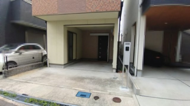 尼崎市東難波町　中古戸建の駐車場