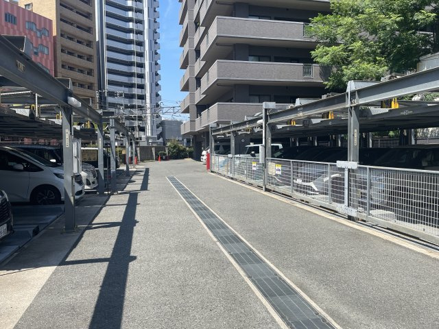 フローレンス上大須賀ターミナルスクエアの駐車場|駐車場使用料：10000円～14000円／台・月額。