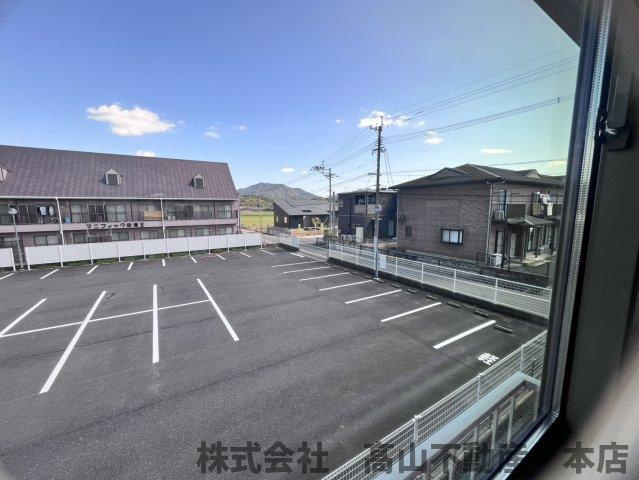 ミルト立花Ⅴの駐車場