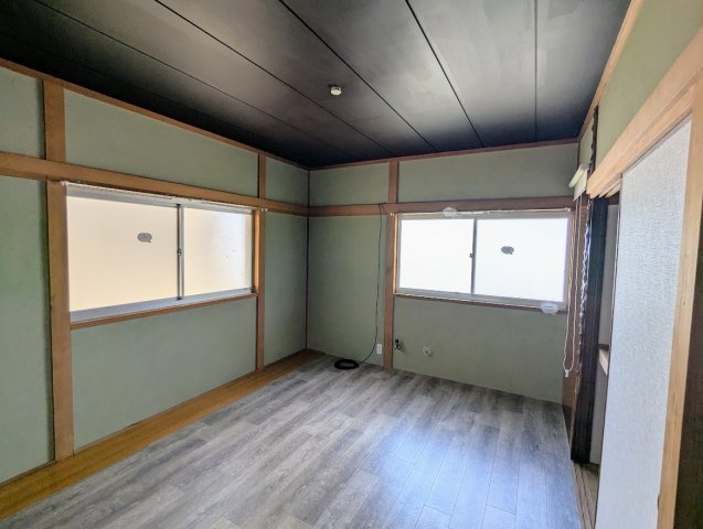 妙法寺戸建の洋室|２階の奥の洋室