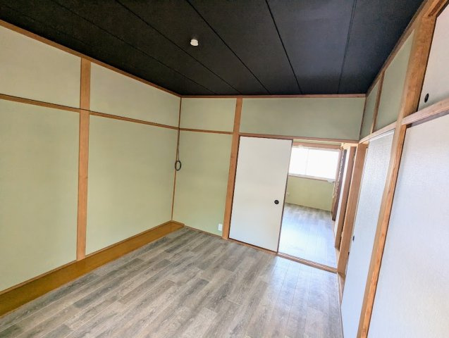 妙法寺戸建の洋室|２階ベランダ側の洋室