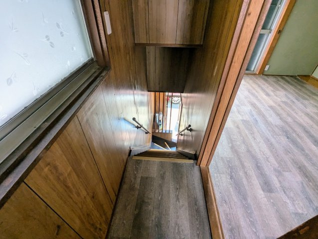 妙法寺戸建の内装|階段
