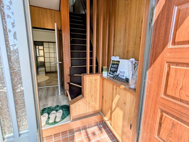 妙法寺戸建の玄関