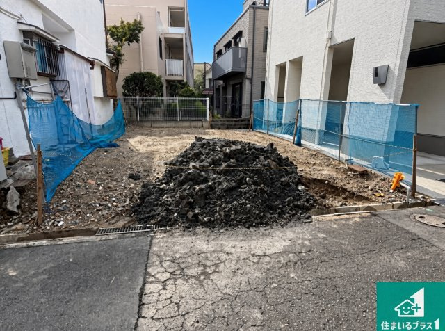 箕面市箕面　新築一戸建ての外観|現在の進捗状況です！順調に作業進行中、完成が待ち遠しいです！詳細の間取り等、お気軽にお問い合わせください！