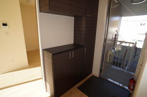 シャーメゾン本石町の玄関