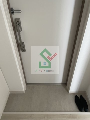 リブリ膝折の玄関