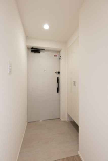 パークアクシス市川の玄関|※写真は同タイプ住戸です。