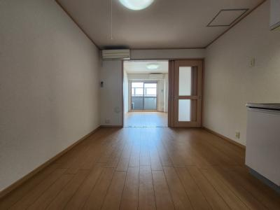 グランフィオーレウエダの居間・リビング