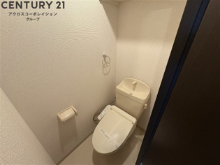 温水洗浄便座付きのトイレです♪