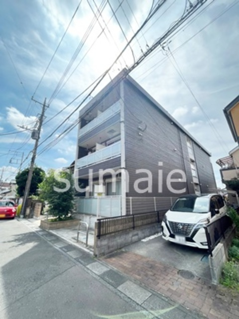 リブリ・カルミアの外観|３階建てです！