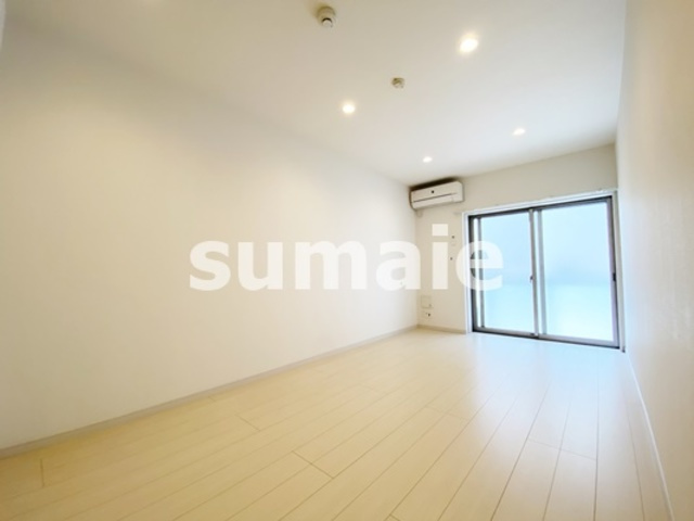 リブリ・カルミアの居間・リビング|シンプルな内装のお部屋です☆