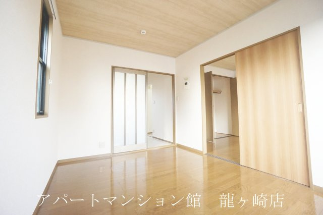屋敷添ハイツの居間・リビング|※103号室使用