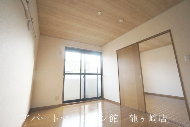 屋敷添ハイツの洋室|※103号室使用