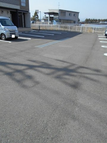 カーサ・フェリーチェ　Ｅ－Ⅰの駐車場
