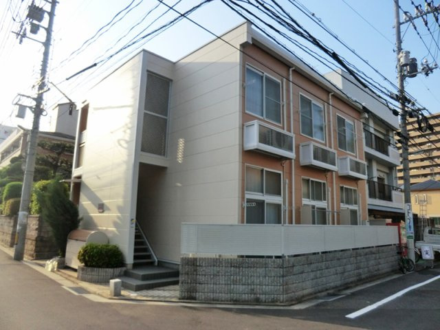 レオパレスリバーパークみのりの外観