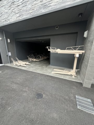 オープンレジデンシア新宿ザ・ハウスの駐車場|駐輪場