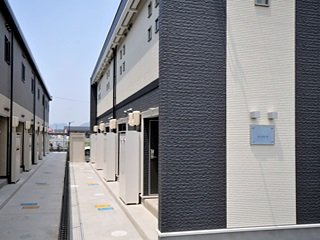 レオネクストさくらやⅣの玄関