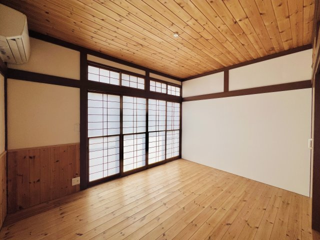 伊勢崎市田部井町の洋室|玄関入ってすぐの洋室は、客間としても◎