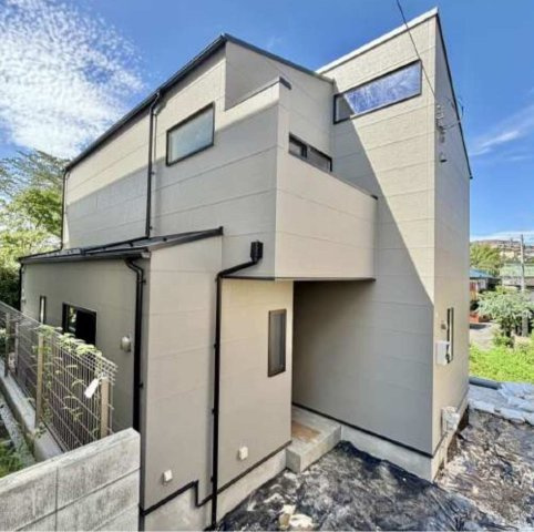 【横浜市泉区岡津町1589-4全1棟新築戸建て】★仲介手数料無料★（岡津小学校・岡津中学校）