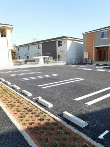 ヴィヴァン・ジュールＢの駐車場