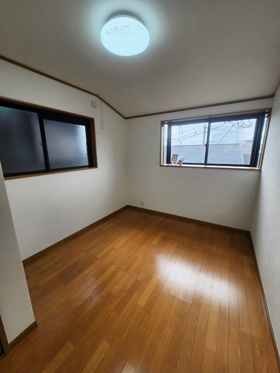 堺市西区上戸建の洋室