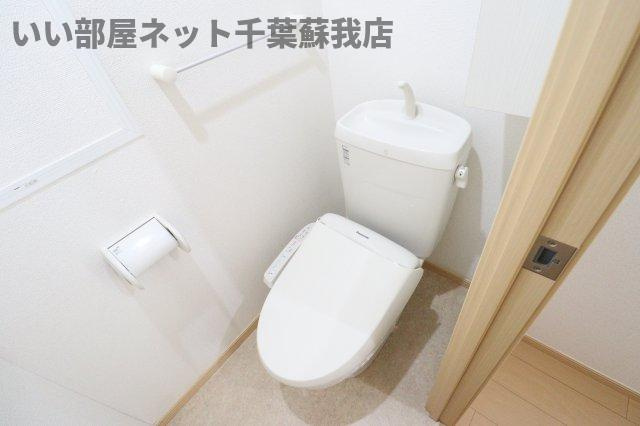 アバンサールⅢのトイレ|落ち着いた色調のトイレです