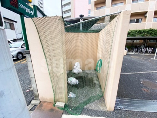 ジュネッセ浦和のその他共用部分|敷地内ゴミ置き場です☆