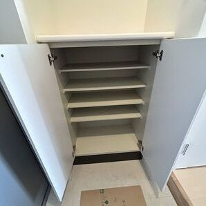 スクエアレジデンスの玄関
