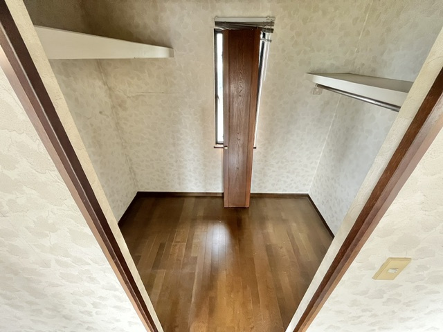 山荘町戸建の収納