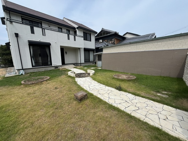 山荘町戸建の庭