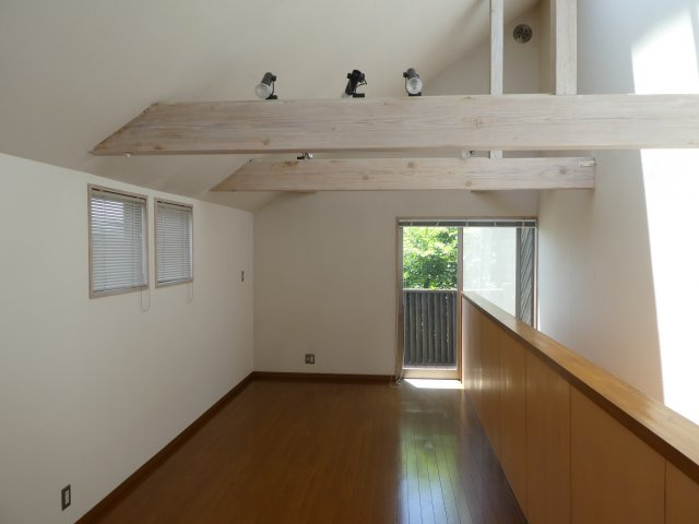 Ｙ'ｓ Ｔｅｒｒａｃｅ Ｈｏｕｓｅの居間・リビング|こちらのリビングで趣味の時間をお楽しみください