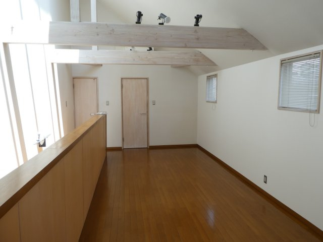 Ｙ'ｓ Ｔｅｒｒａｃｅ Ｈｏｕｓｅの居間・リビング|こちらのリビングで趣味の時間をお楽しみください