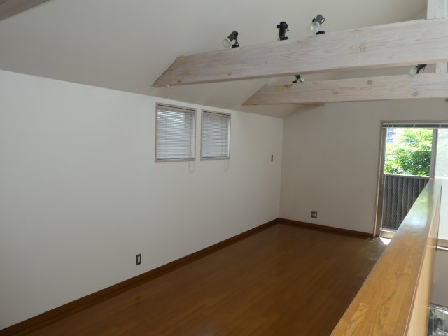 Ｙ'ｓ Ｔｅｒｒａｃｅ Ｈｏｕｓｅの居間・リビング|こちらのリビングで趣味の時間をお楽しみください