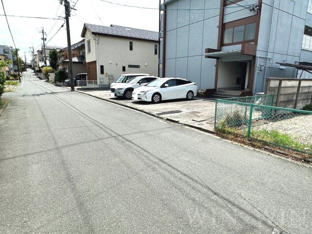 グラッセ前田の駐車場