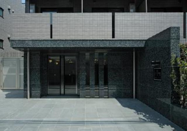 ルーブル早稲田六番館のエントランス