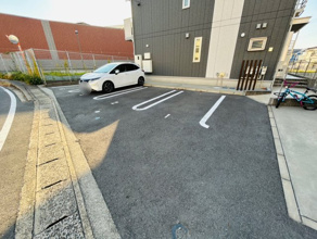 【駐車場】