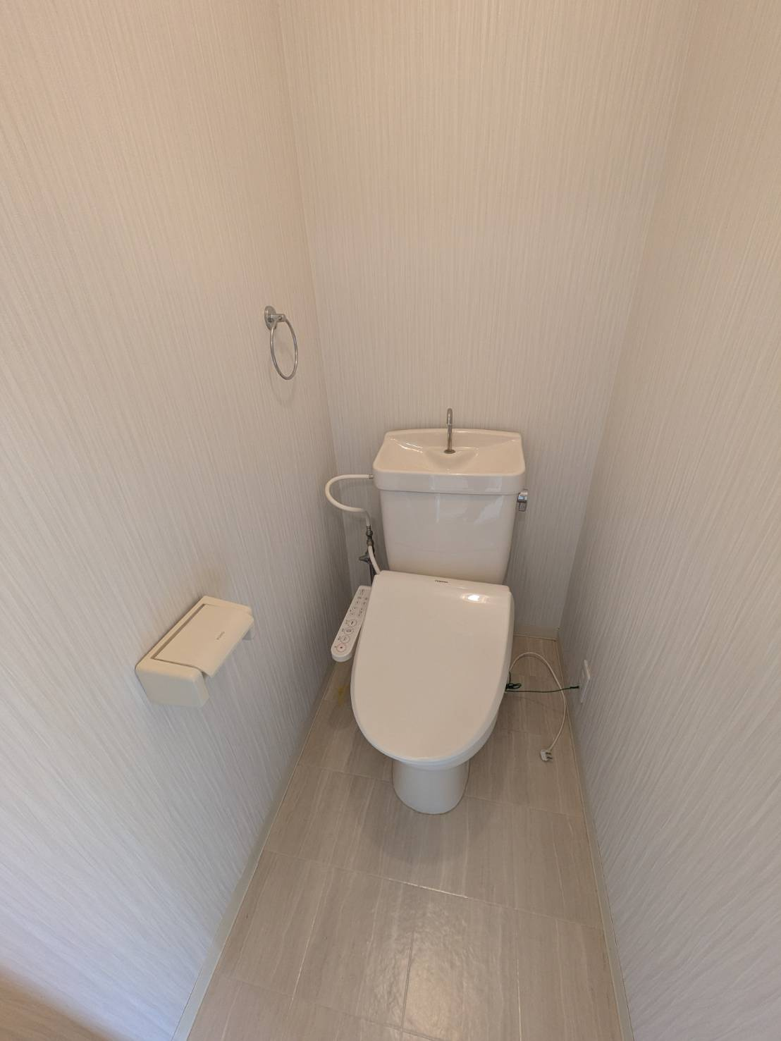 ハイツアウスレーゼのトイレ|ゆったりとした空間のトイレです