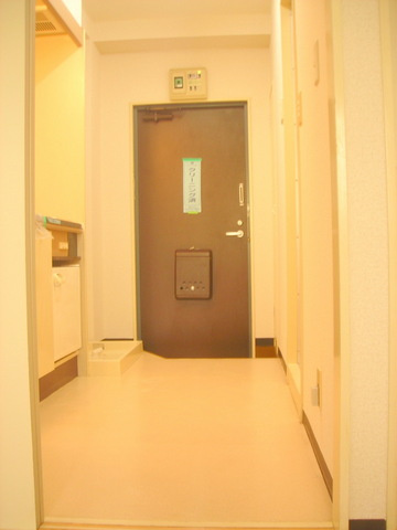 フラット西麻布の内装|★洋室から玄関の写真です★