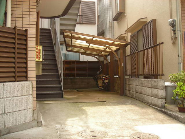 フラット西麻布のロビー|★屋根付駐輪場★