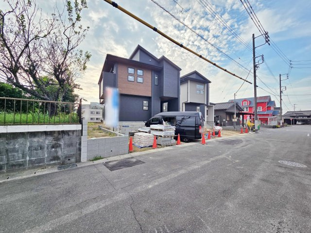 【前面道路含む現地写真】 | 知多市新知東町2丁目2号棟【仲介手数料0円】