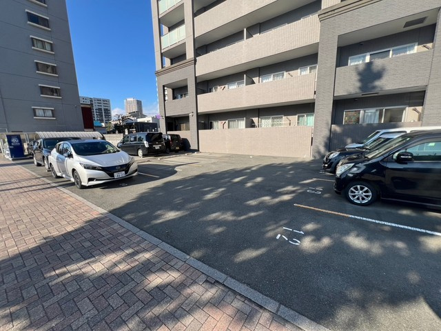 ソレイユ中央の駐車場