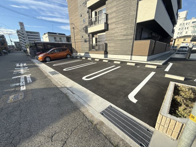 ヒカルサ東加古川の駐車場