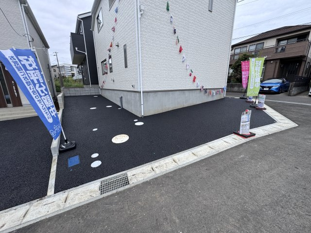 松戸市六実５丁目新築戸建（六実第12）の駐車場|2号棟駐車スペース・縦列2台駐車可