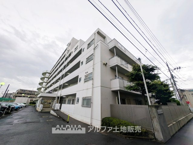 シャルマンコーポ拝島の外観|◆外観◆南西向きの住戸を備えた7階建マンション。JR・西武線「拝島」駅徒歩5分で、複数路線を利用できる立地です。