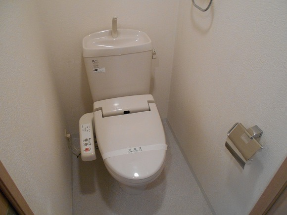 神戸市中央区琴ノ緒町３丁目の賃貸マンションのトイレ