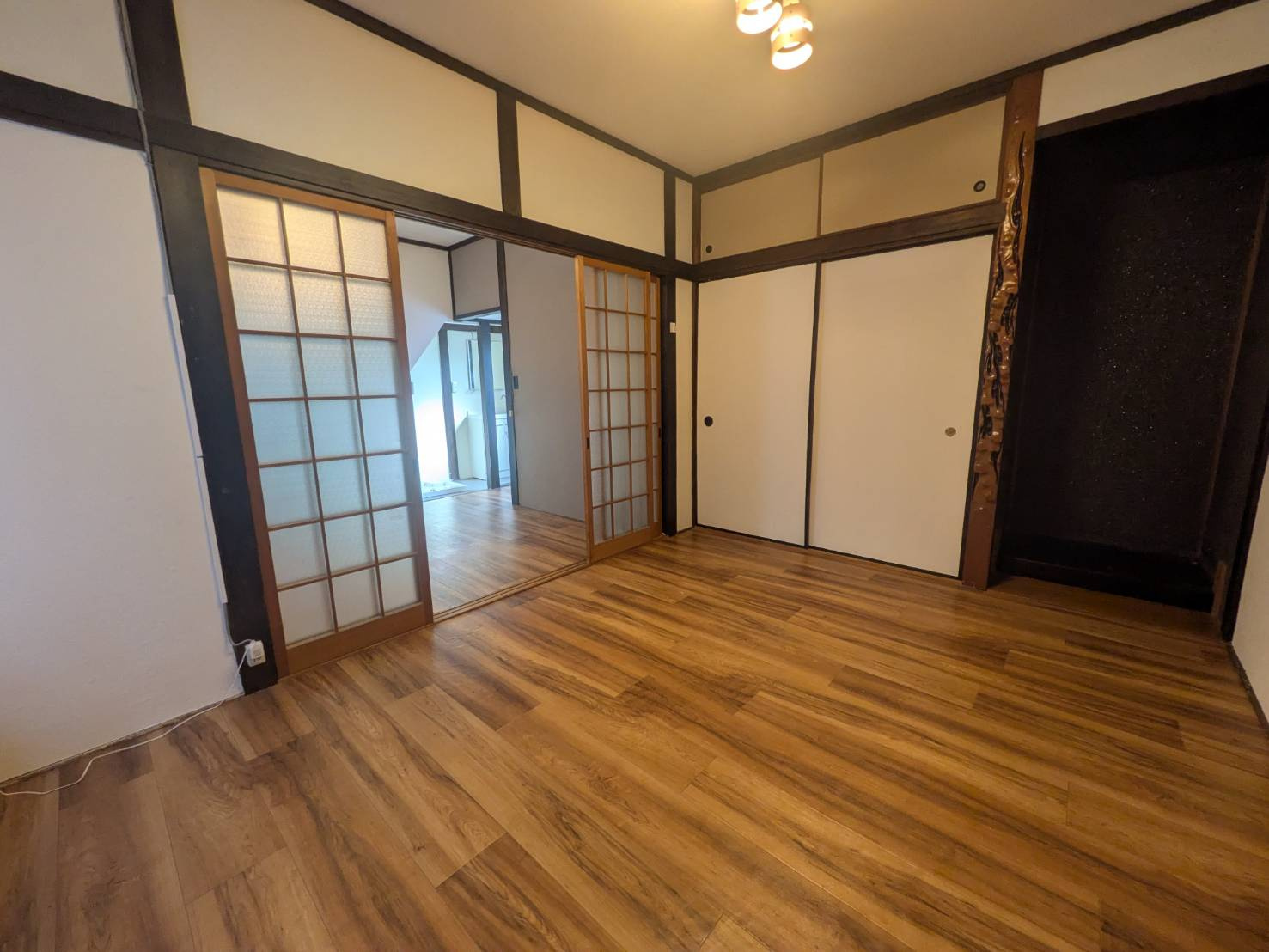 西二見戸建の居間・リビング