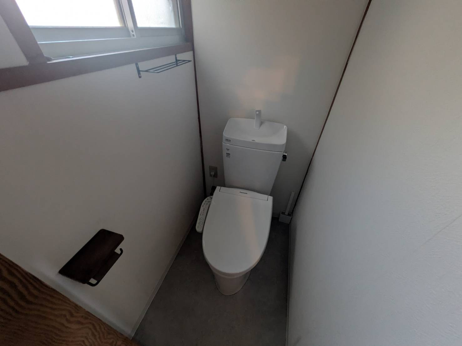 西二見戸建のトイレ