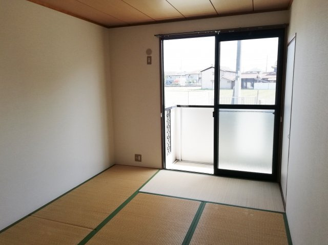 フローラルシティⅡ　B棟の和室
