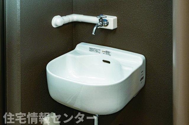 サンパーク新山口駅南グラッセのバルコニー|バルコニーにはスロップシンクがついています。