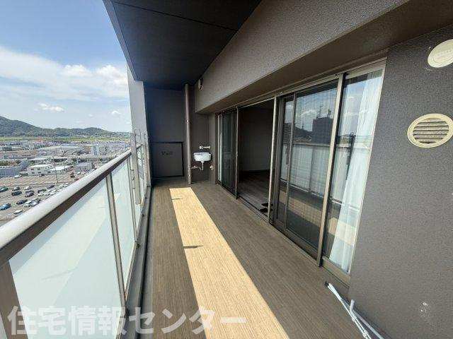 サンパーク新山口駅南グラッセのバルコニー|南西向きバルコニー。11階からの眺望も楽しめます。